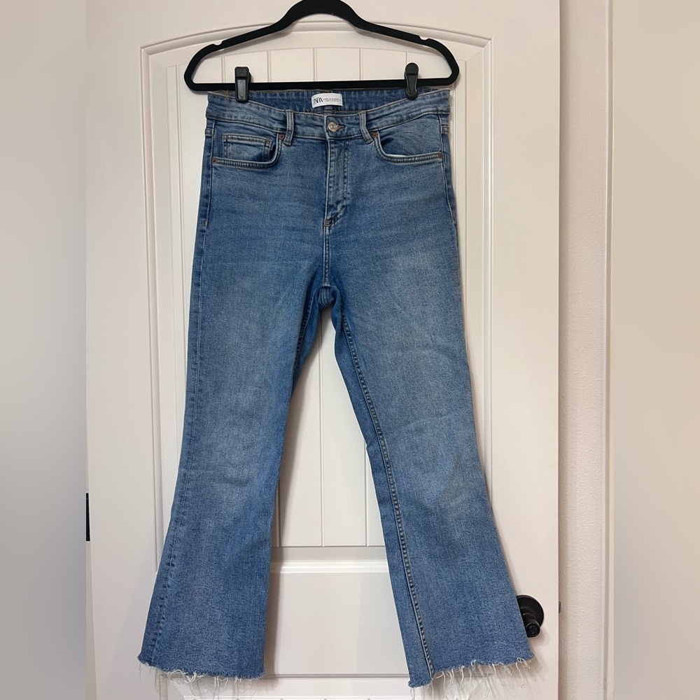 ZARA high waist, frayed hem wide leg denim jeans size 10